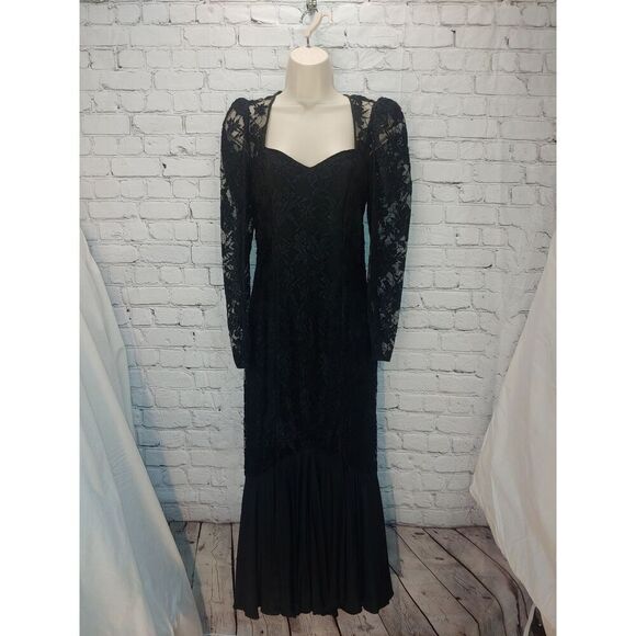 Miss Ashlee VINTAGE Women's Size 8 Black Lace Gown - Picture 2 of 12